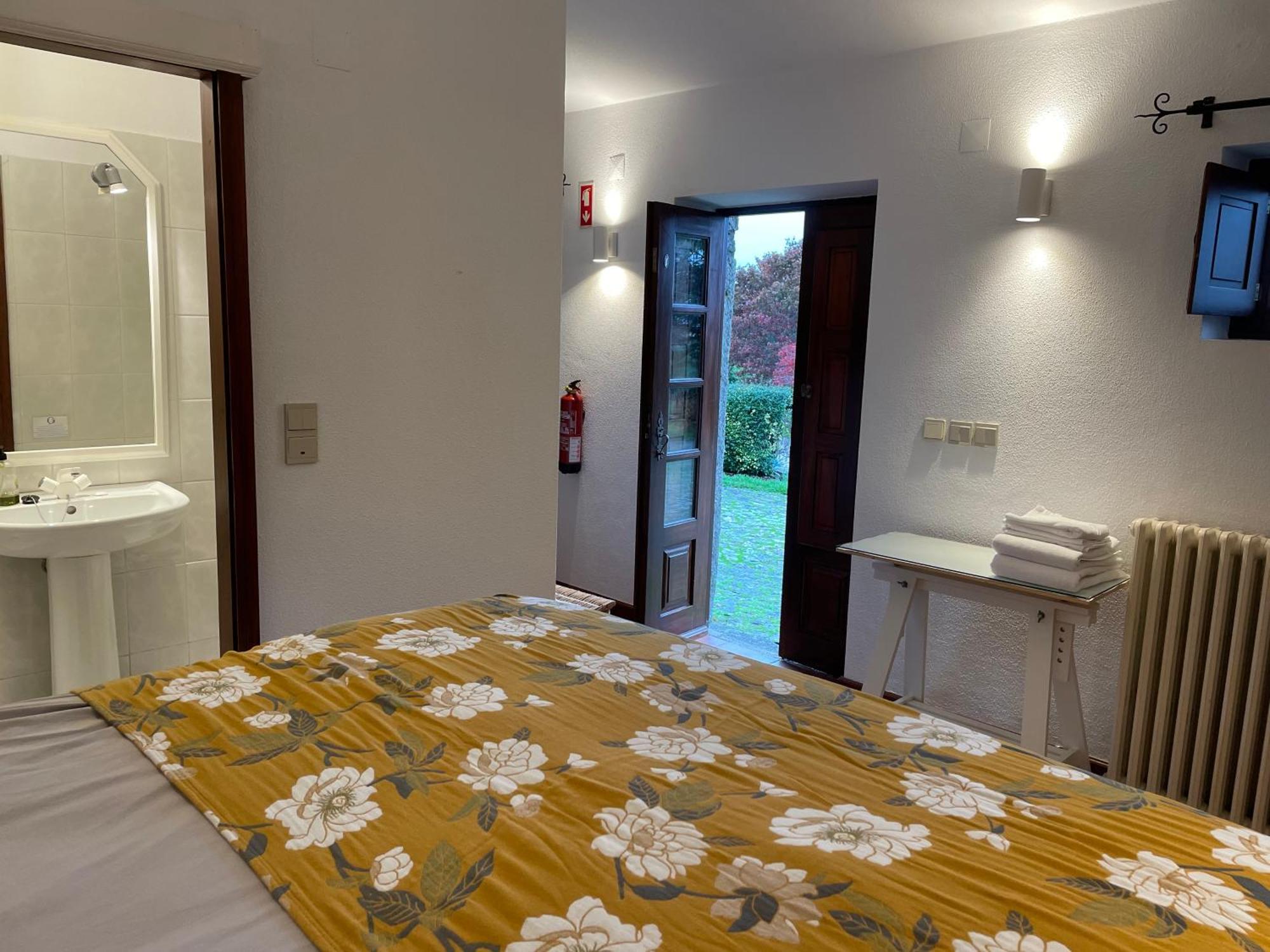 The Quixote House Bed and Breakfast Caminha Esterno foto