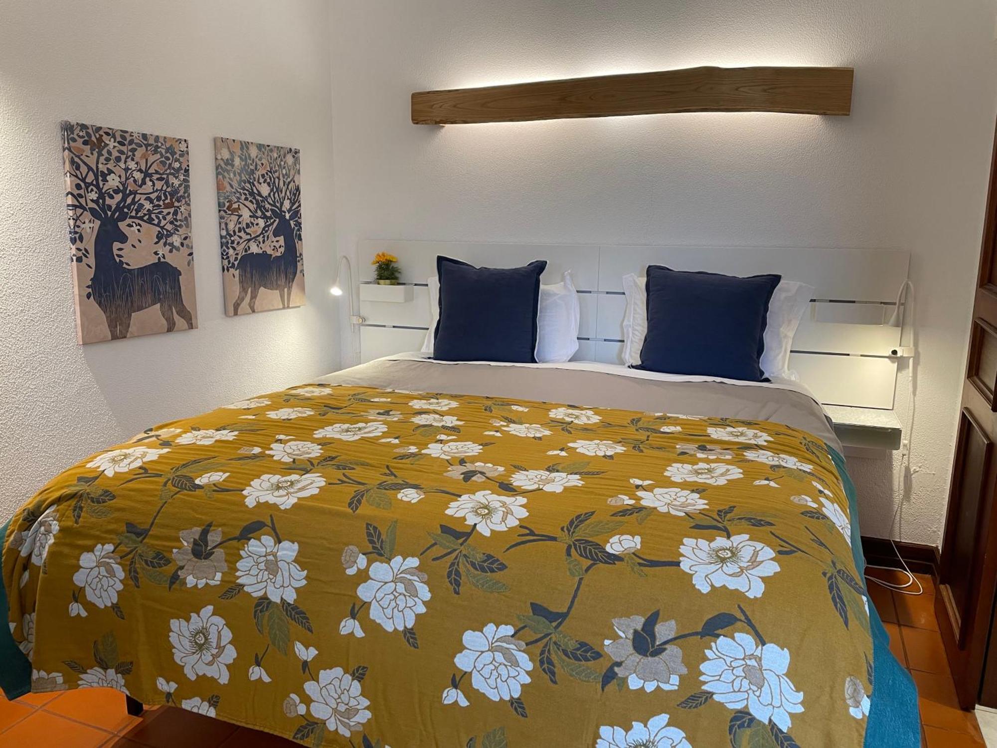 The Quixote House Bed and Breakfast Caminha Esterno foto